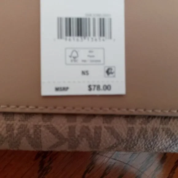 *Price Drop* Michael Kors Camel colored Card Case, PVC - Picture 3 of 4